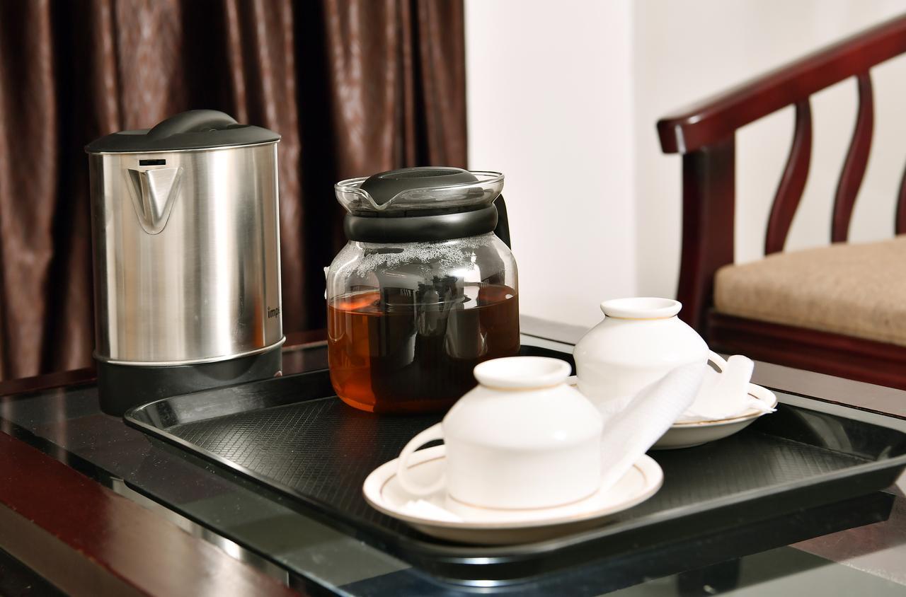 Oyo 18604 Puthens Capitol Inn Kochi Extérieur photo